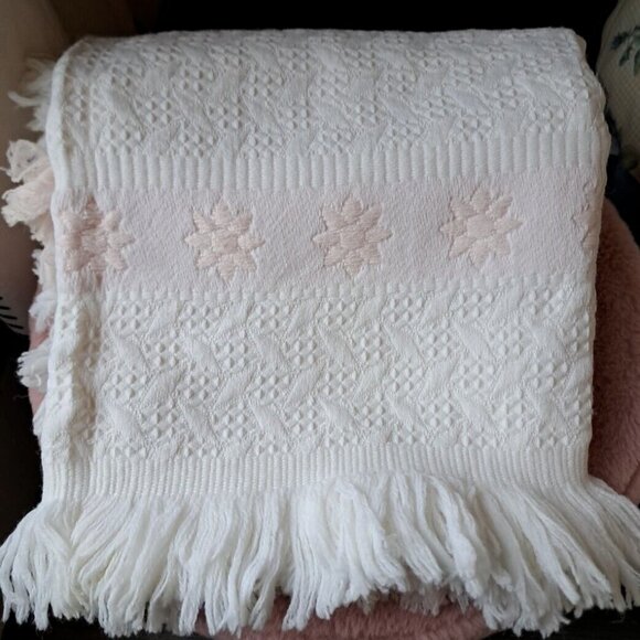 VTG JORDAN MARSH made in SPAIN baby blanket blush flowers girl fringe embossed - Picture 1 of 10